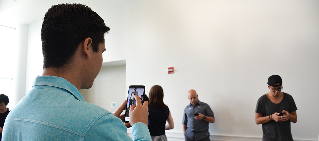 Student using VR app